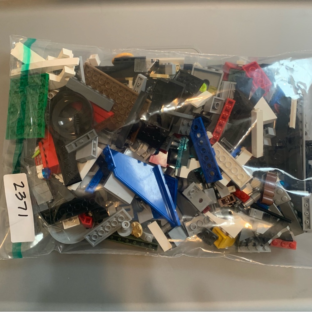 Legos 1lb assorted
(2371) - Picture 3 of 6